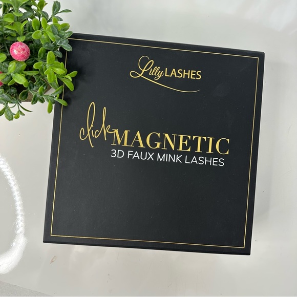 🌟SOLD 🌟🌟LILLY LASHES click MAGNETIC 3D faux mink lashes - Picture 5 of 7